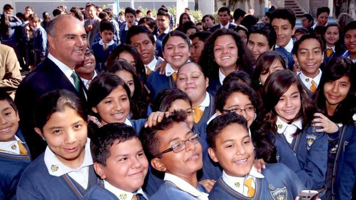 Encabeza Gobernador José Calzada Aniversario 60 de la Escuela Secundaria General No. 1.