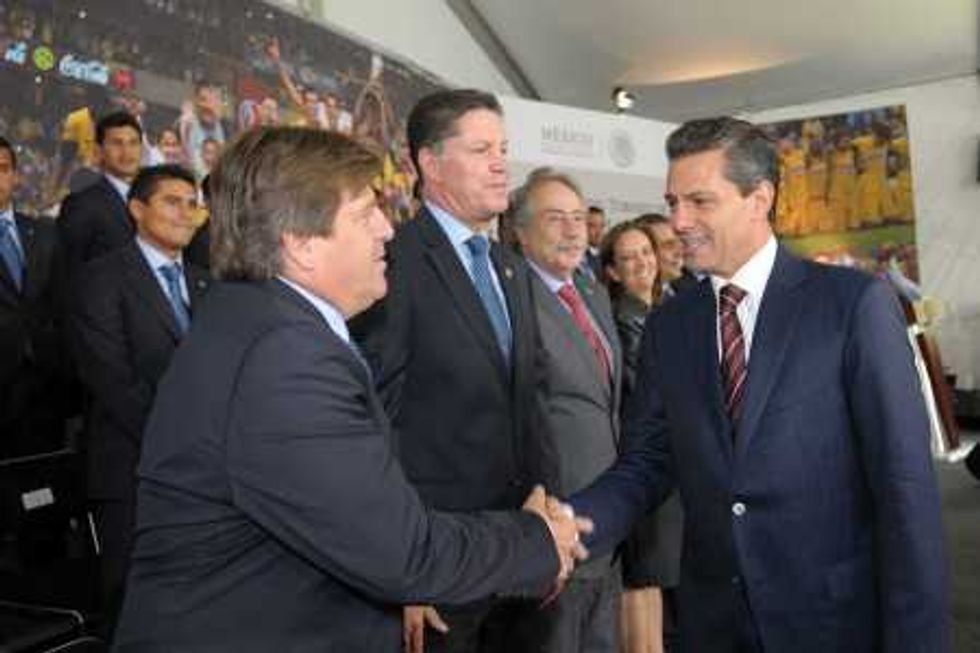 ENRIQUE PEÑA NIETO RECIBIÓ AL CLUB AMÉRICA