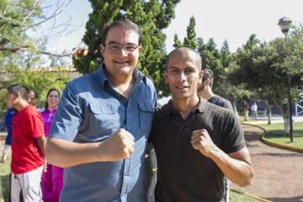entrega-becas-deportivas-parque-guzman-1
