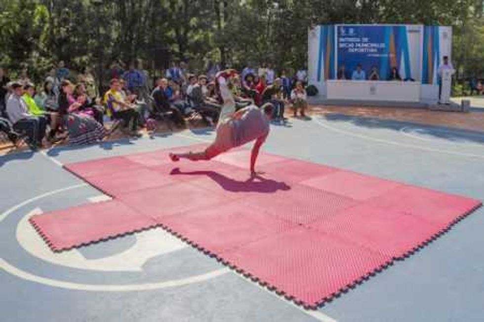 entrega-becas-deportivas-parque-guzman-2