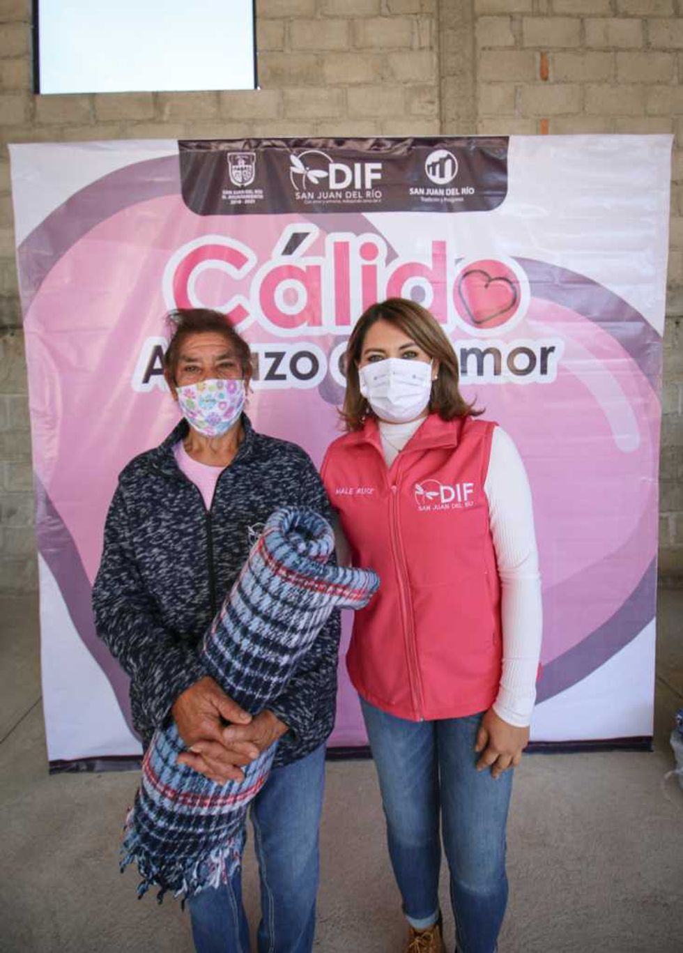 entrega cobijas dif municipal4