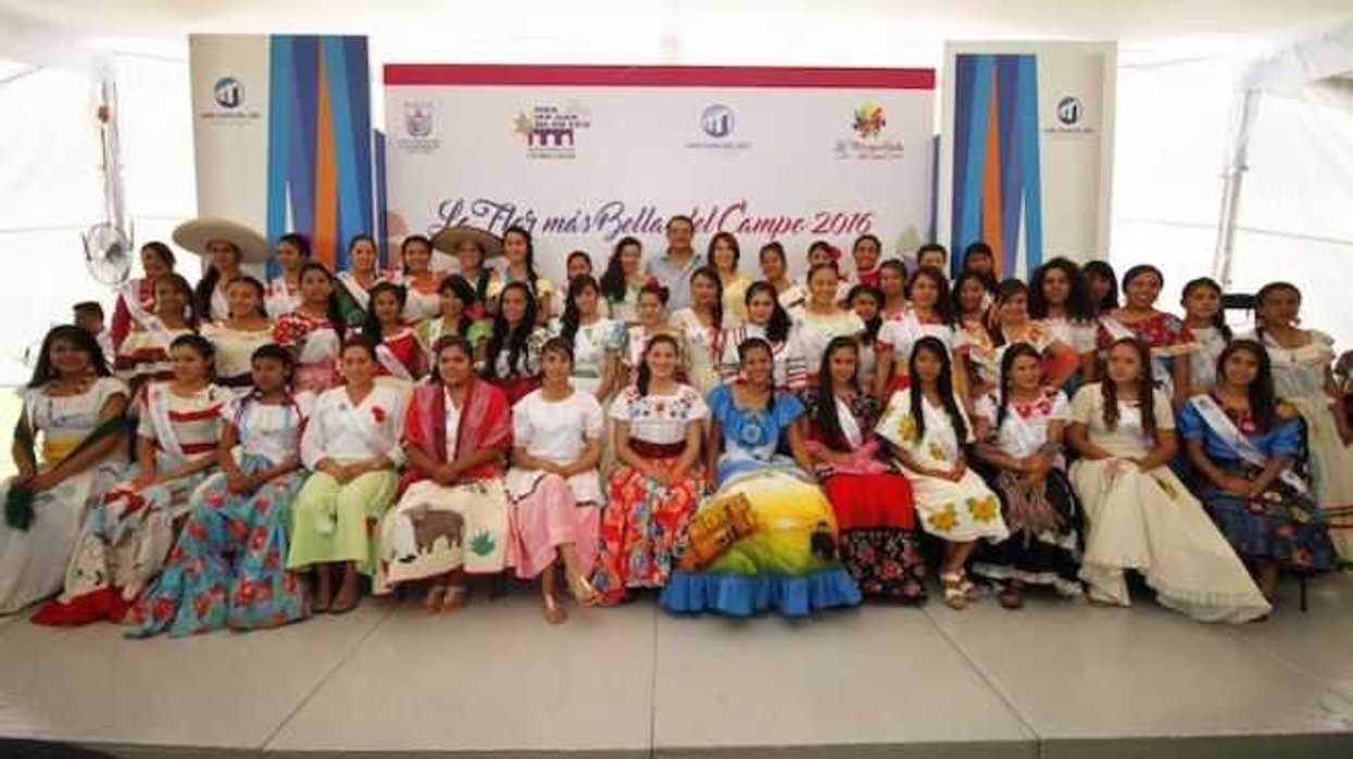 entrega-computadoras-flor-mas-bella-del-campo-02