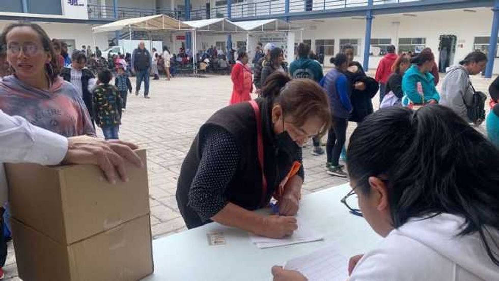 Entrega de apoyos alimentarios fortalece a familias en San Juan del Río.