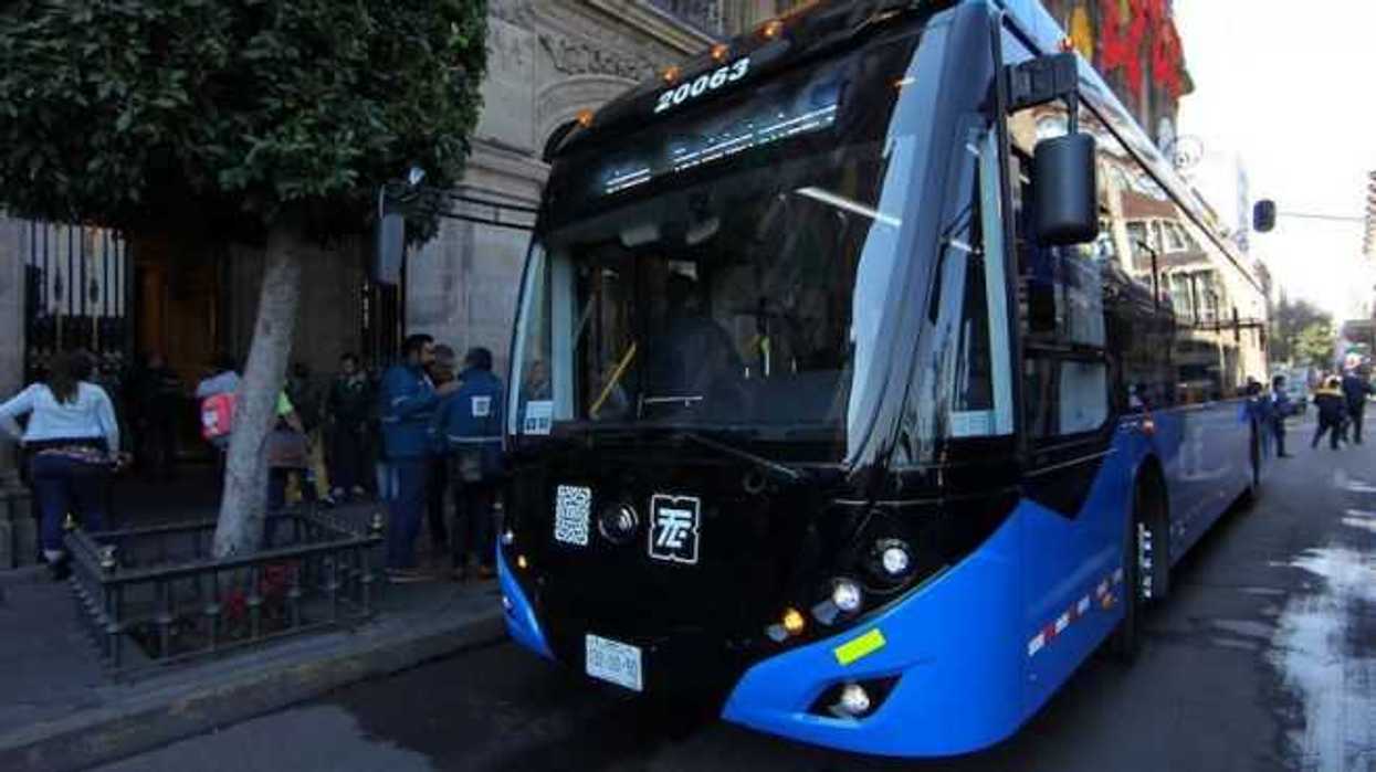 Entrega de nuevas unidades de trolebus