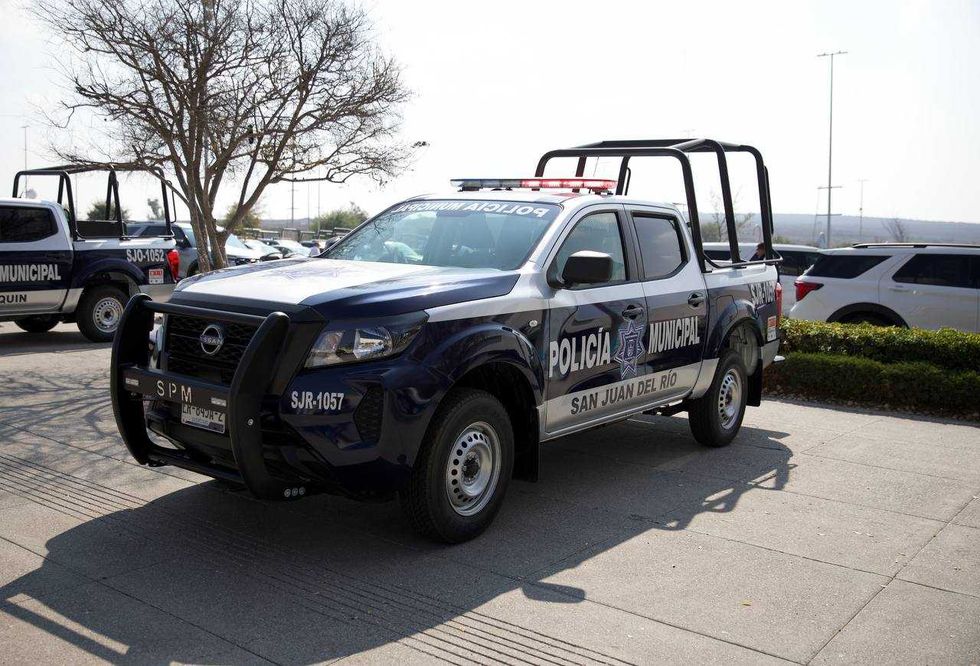 Entrega de patrullas y equipo t\u00e1ctico a polic\u00eda municipal de San Juan del R\u00edo por gobierno de Quer\u00e9taro.