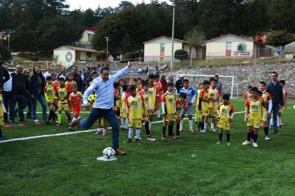 entrega gobernador de queretaro obras deportivas en san joaquin 1