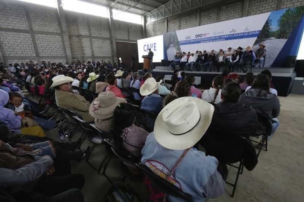entrega gobernador modernizacion de camino a laguna de servin 3