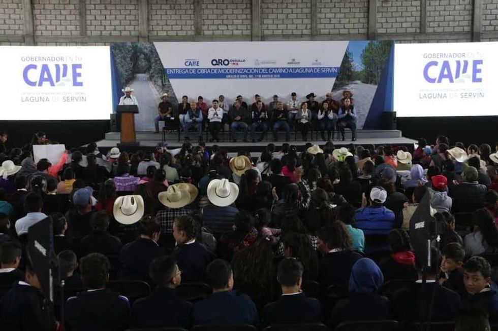 entrega gobernador modernizacion de camino a laguna de servin 4
