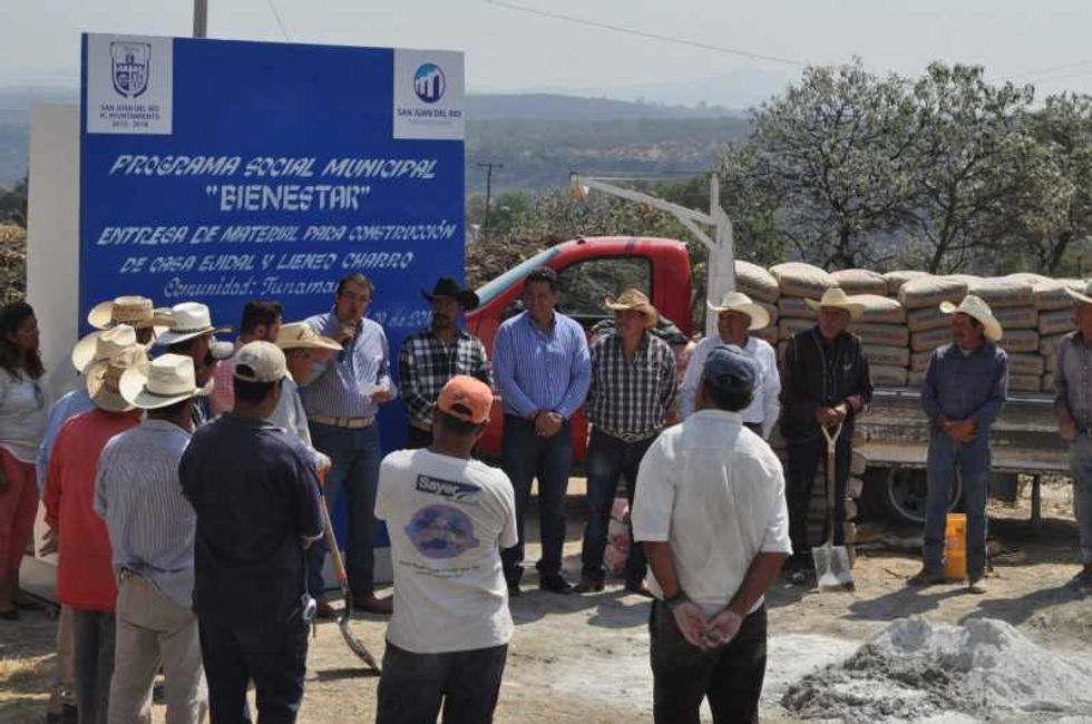 entrega-material-bienestar-1