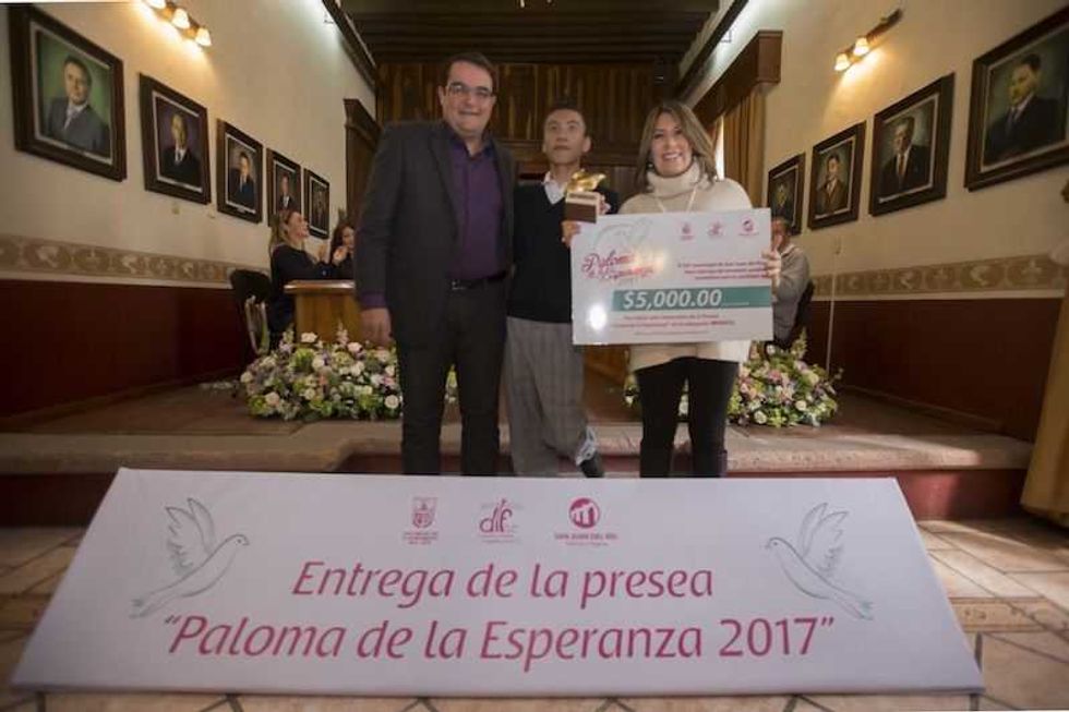 entrega memo vega paloma de la esperanza daniela sanchez en sjr2