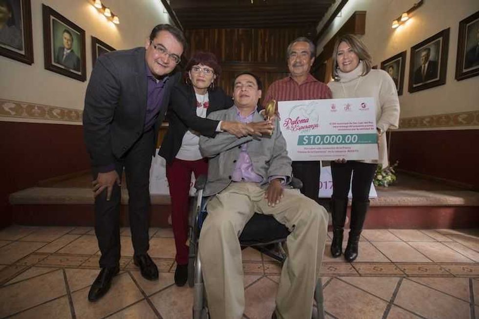 entrega memo vega paloma de la esperanza daniela sanchez en sjr4