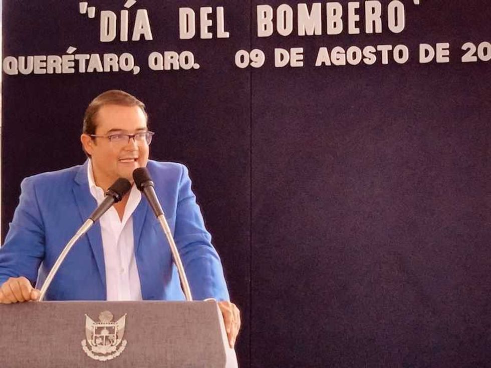 entrega tania ruiz presidencia de patronato de bomberos en san juan del rio 4