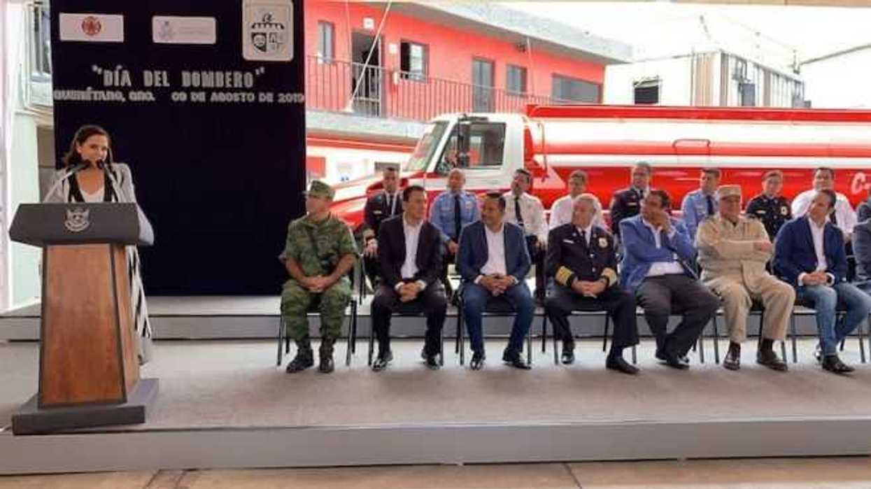 entrega-tania-ruiz-presidencia-de-patronato-de-bomberos-en-san-juan-del-rio-5