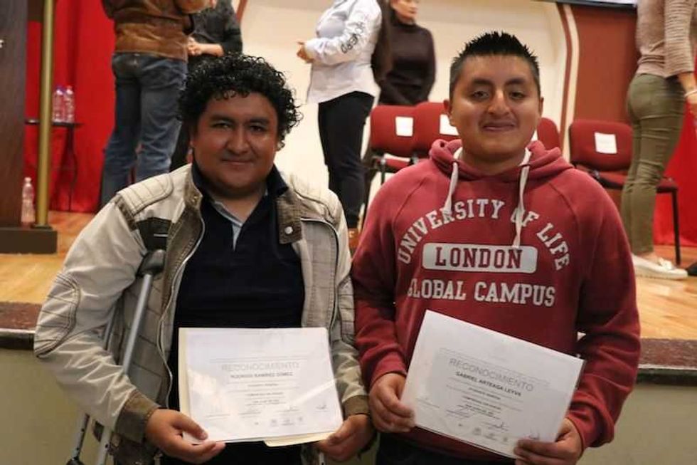 entregan 500 mil en programas de apoyo al auto empleo y becate 10