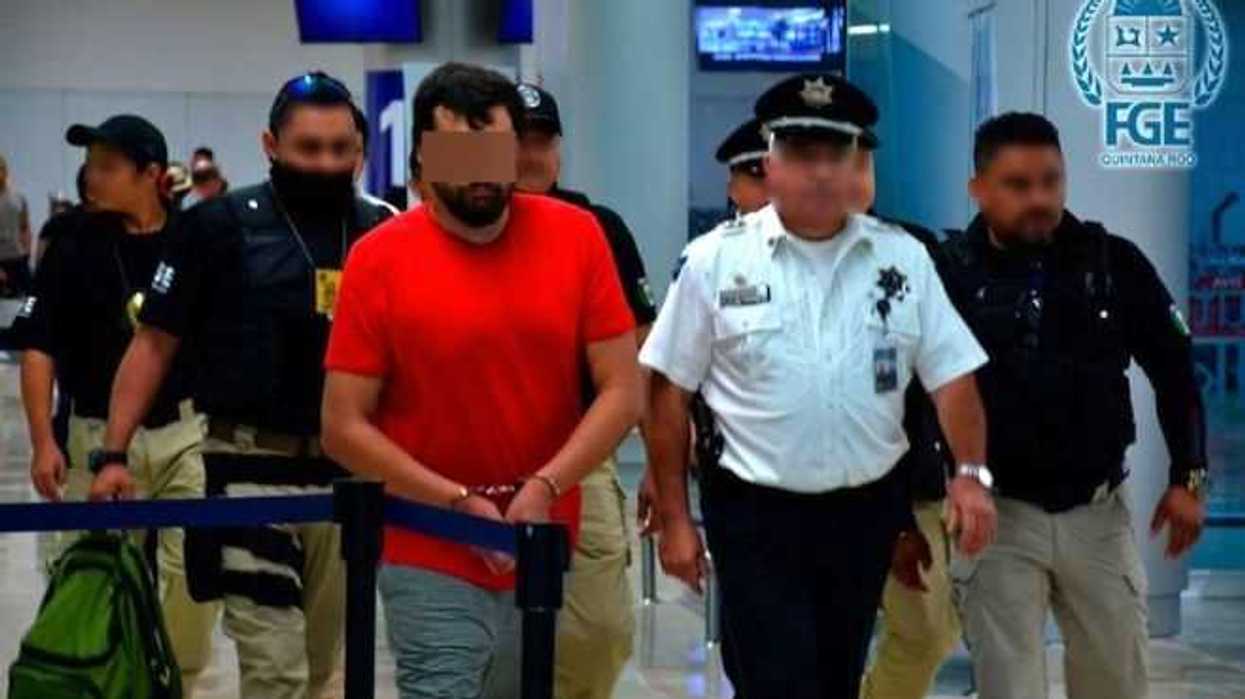 entregan-al-fbi-a-hombre-acusado-de-asesinar-a-sus-padres-en-eua