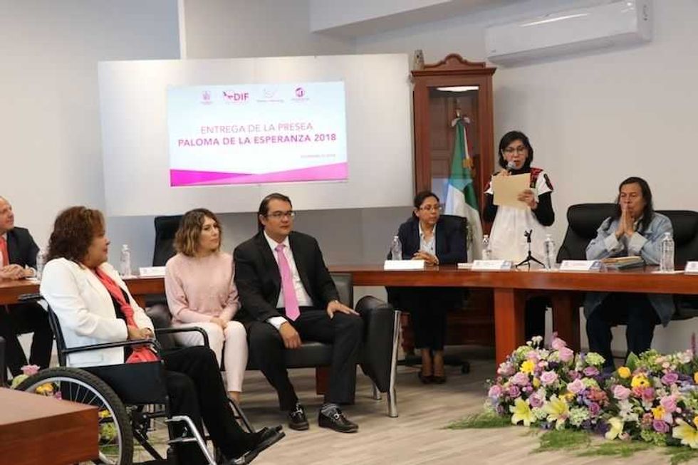 entregan galardon paloma de la esperanza en san juan del rio 30