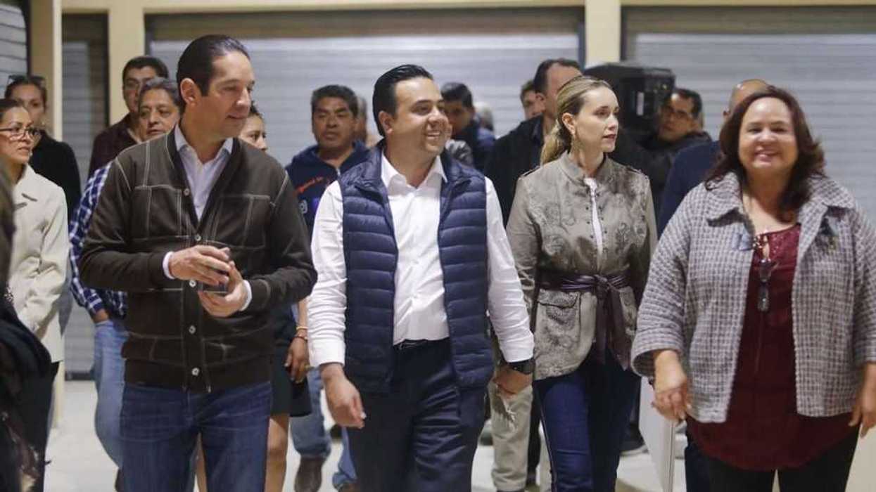 entregan-pancho-dominguez-y-luis-nava-mercado-de-el-tepe