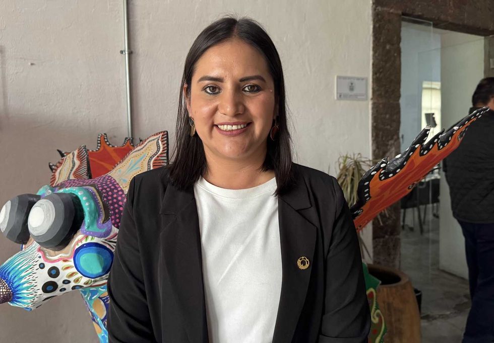 Eridani Ríos Romero, directora de Canacintra San Juan del Río, durante el anuncio de la campaña de prevención de cáncer de mama que se realizará del 21 al 25 de octubre.