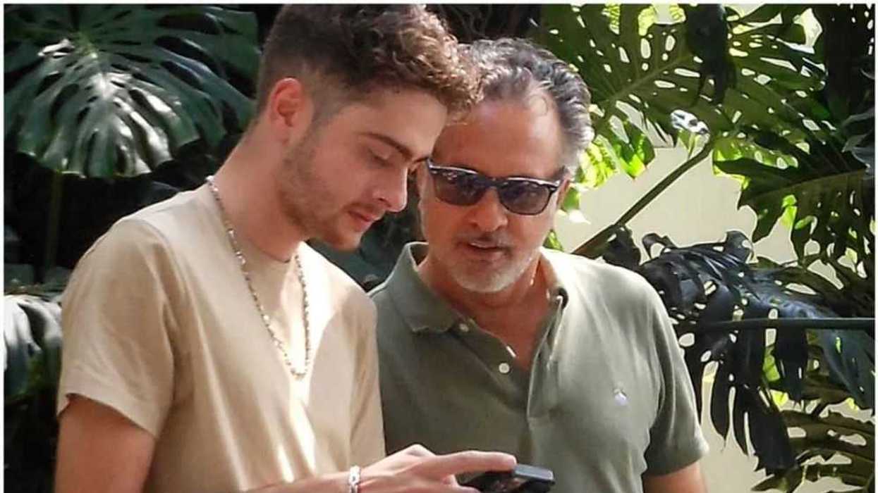 Erika Buenfil reacciona a la llamada de Ernesto Zedillo Jr. durante entrevista. AGENCIA MÉXICO.