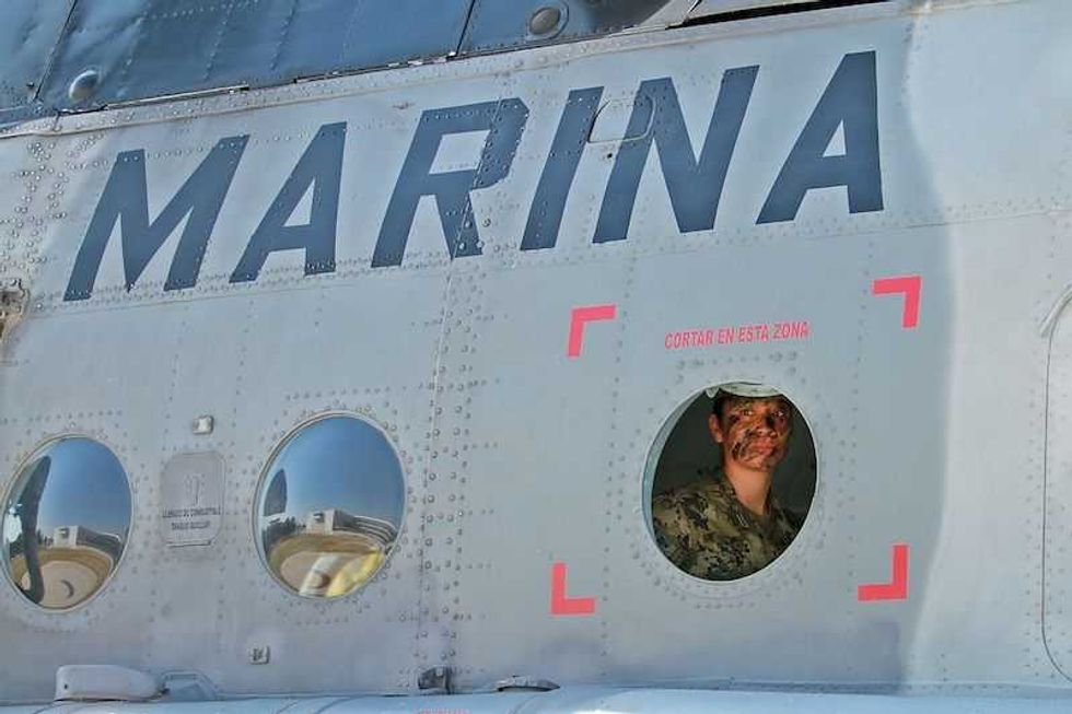 es un orgullo ser la primera mujer infante de marina y servir a mi pais