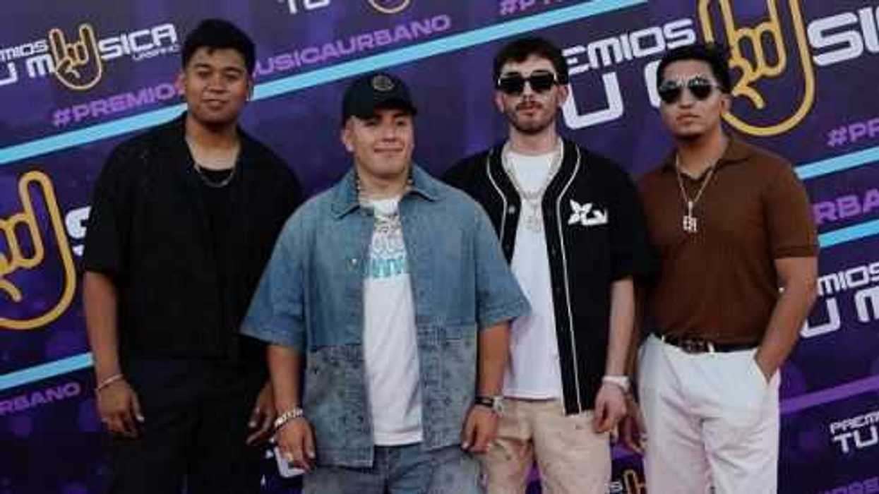 Eslabón Armado puso a bailar a Puerto Rico con “Ella Baila Sola” en Premios Tu Música Urbano. Fotos/ Prensa/ Eslabon Armado.