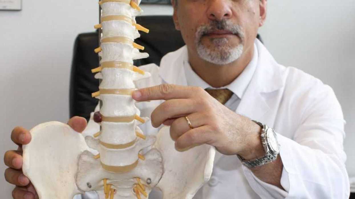 Especialistas abordan la necesidad de atender la osteoporosis en México