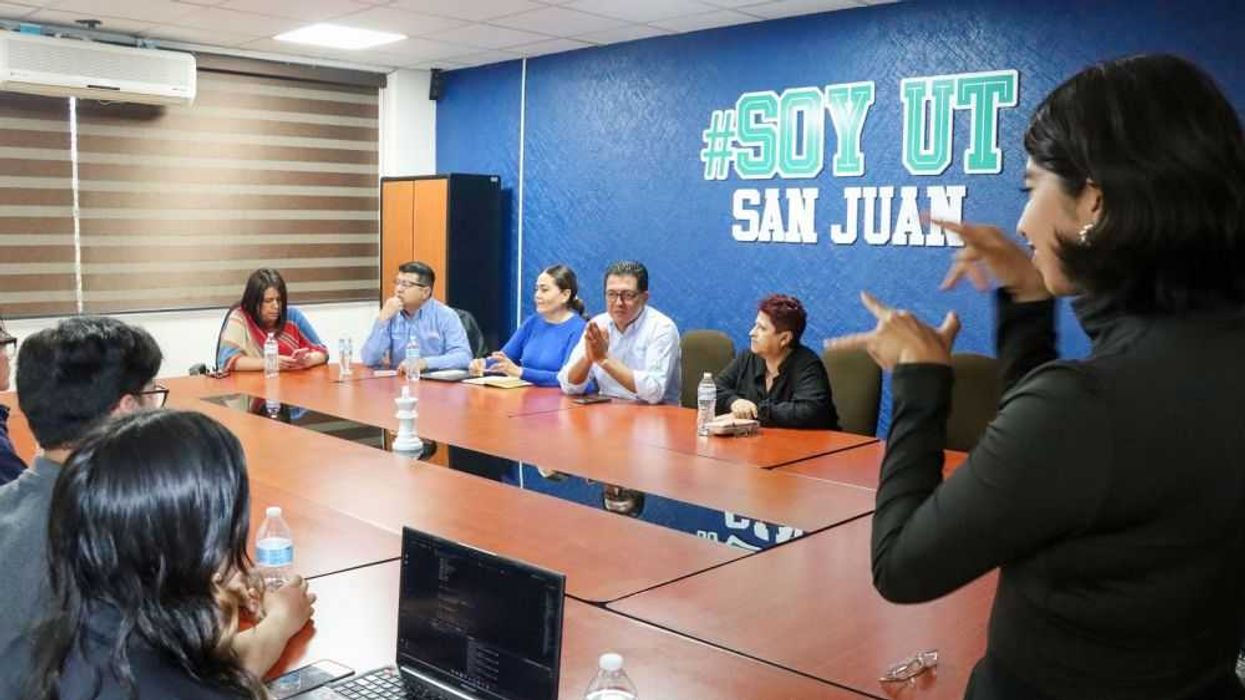 Estudiantes de la UT San Juan del Río diseñan software de señas.