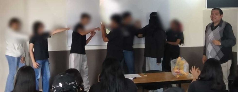 Estudiantes de preparatoria durante un taller sobre respeto a la diversidad y prevenci\u00f3n de la discriminaci\u00f3n en Quer\u00e9taro