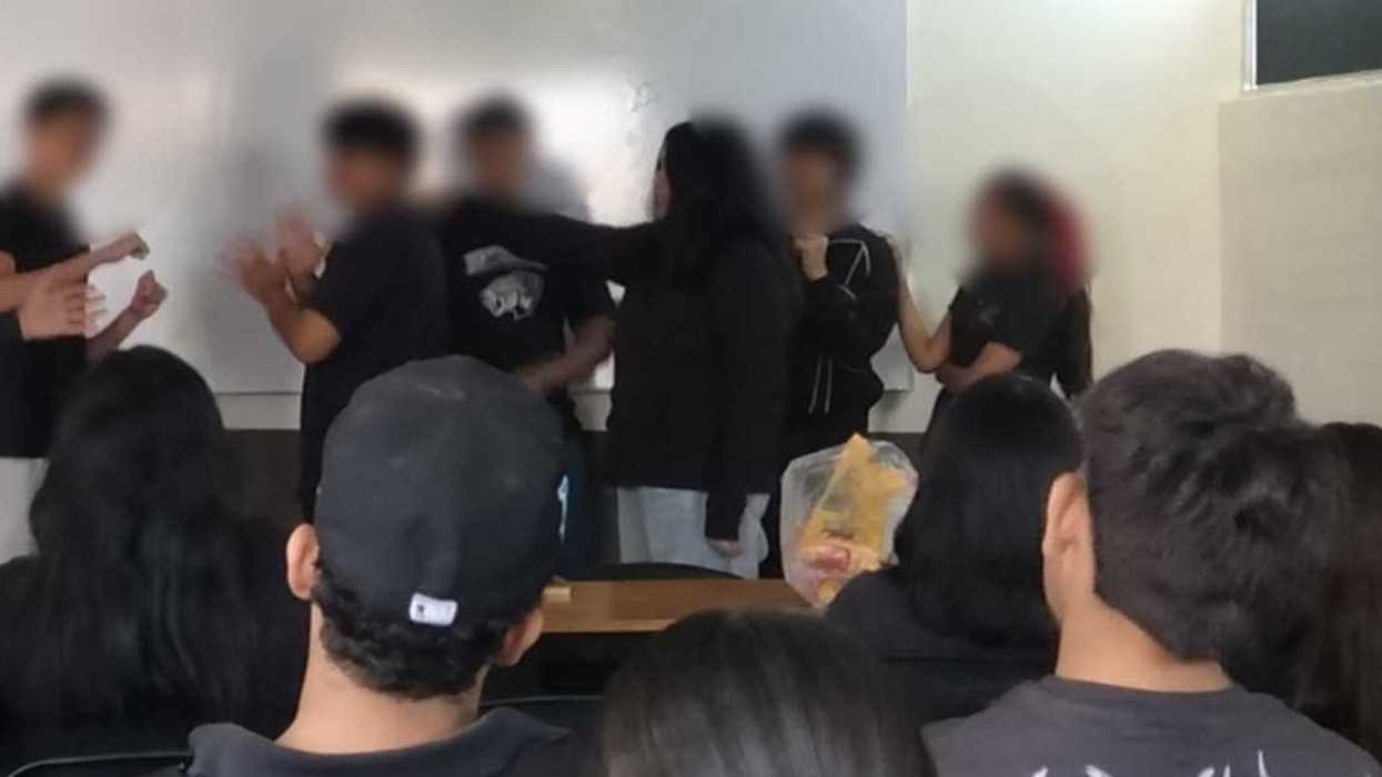 Estudiantes de preparatoria durante un taller sobre respeto a la diversidad y prevención de la discriminación en Querétaro
