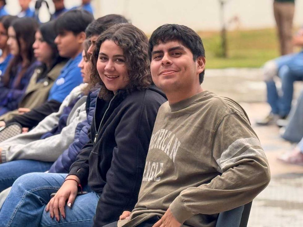 Estudiantes universitarios participan en el Summit Empresarial y Feria de Empleo organizados por Corregidora.