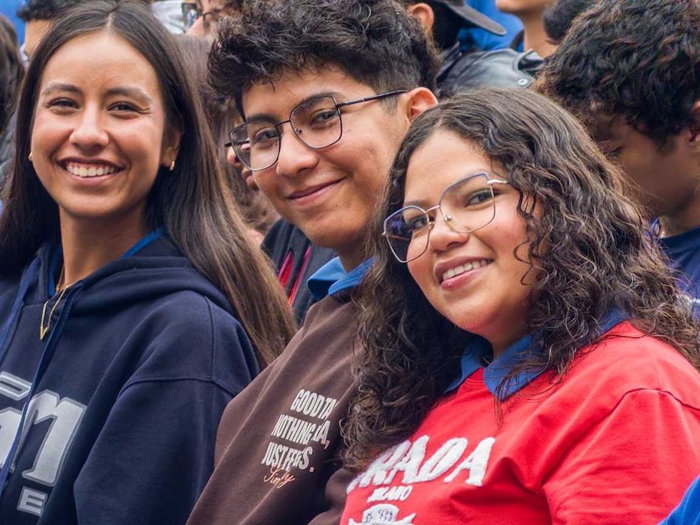 Estudiantes universitarios participan en el Summit Empresarial y Feria de Empleo organizados por Corregidora.