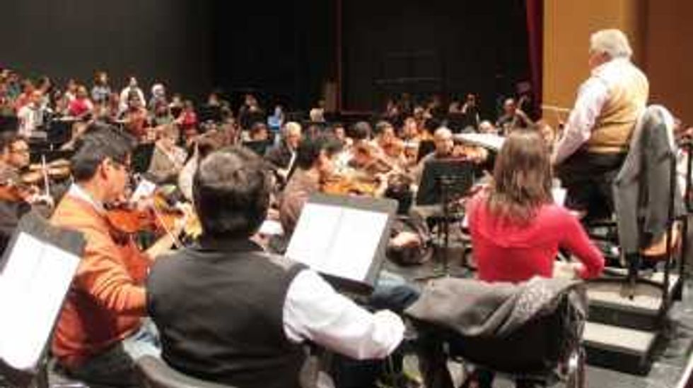 Estudiantina de Bachilleres UAQ y OFEQ invitan a concierto de navidad