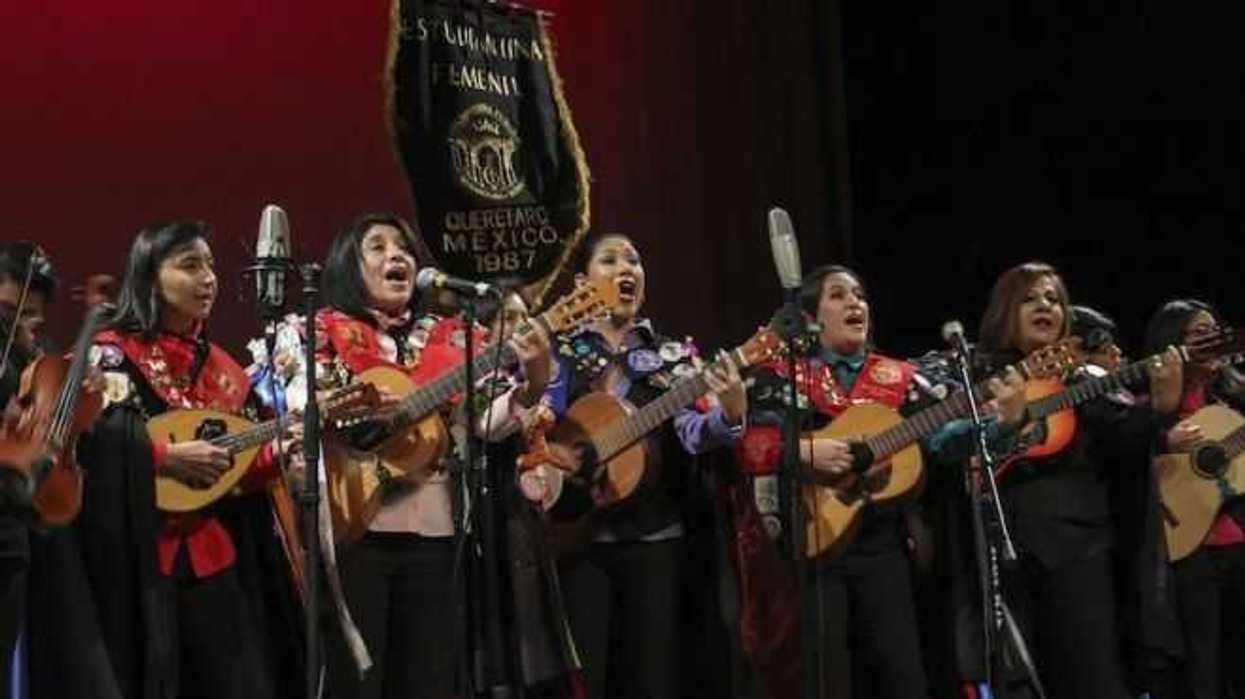 estudiantina-femenil-uaq-celebra-31-aniversario4