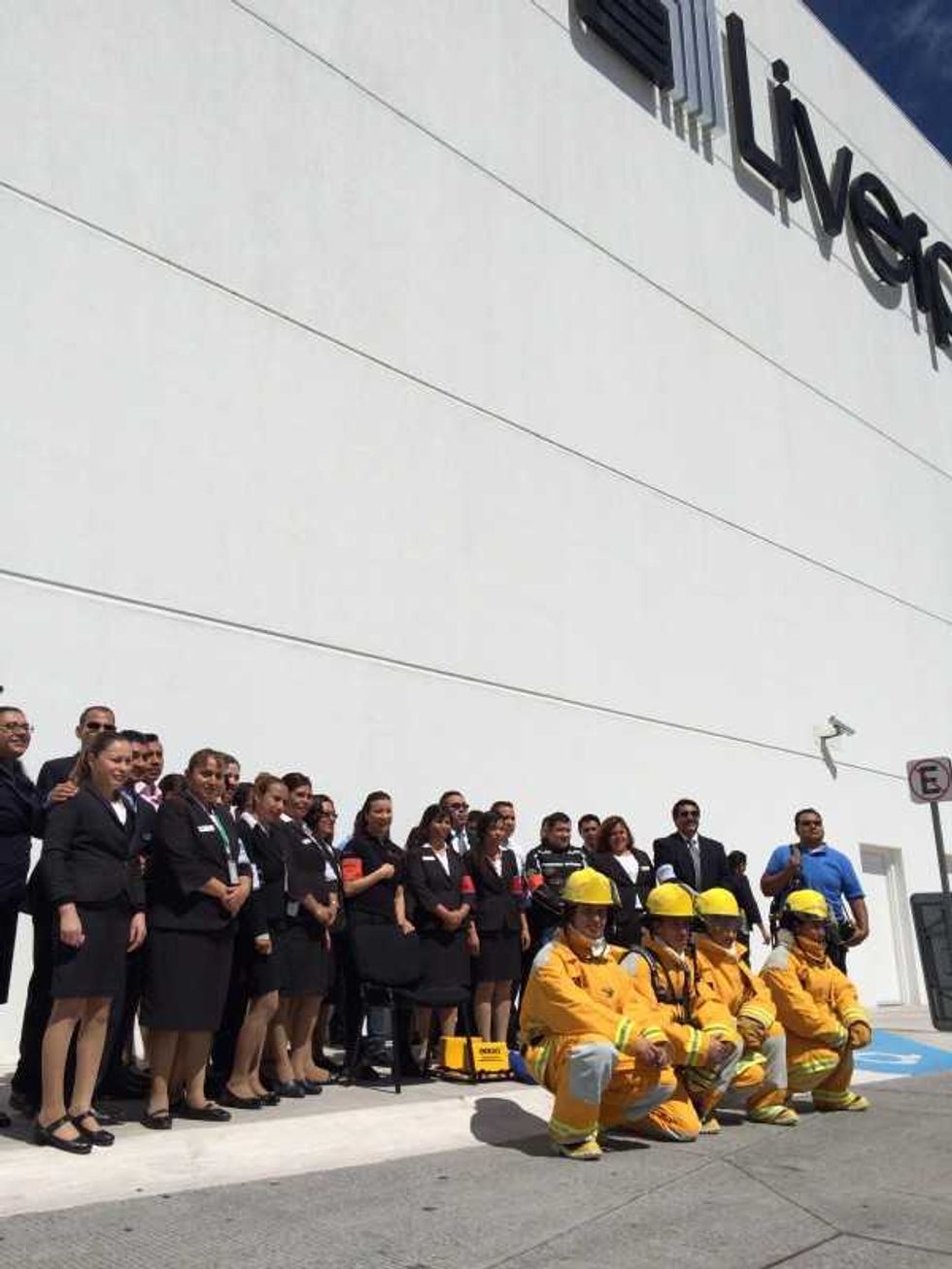 Evacuan Liverpool San Juan del Río en simulacro.