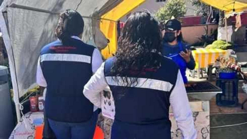 Evalúan 112 establecimientos en operativo de salubridad en Amealco.