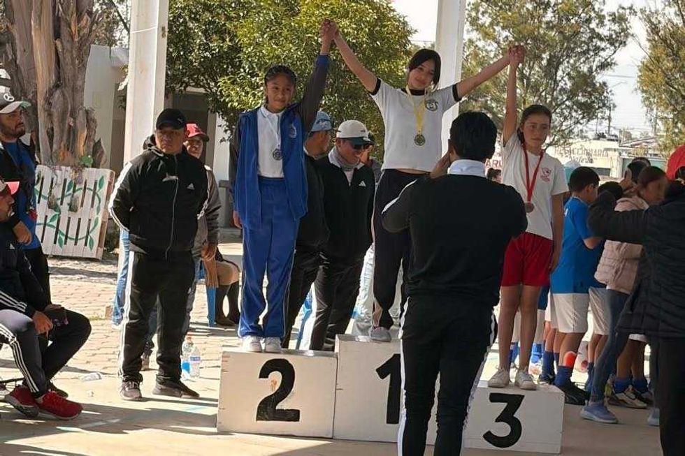Evelyn Nieves Ayala cruza la meta en primer lugar en la prueba de 75 metros libres durante los Juegos Deportivos Nacionales Escolares en Nopala de Villagr\u00e1n, Hidalgo