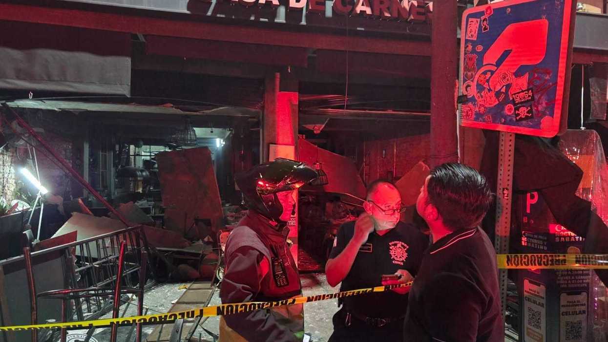 Explosión en restaurante de Roma Norte deja 13 elementos de emergencia lesionados