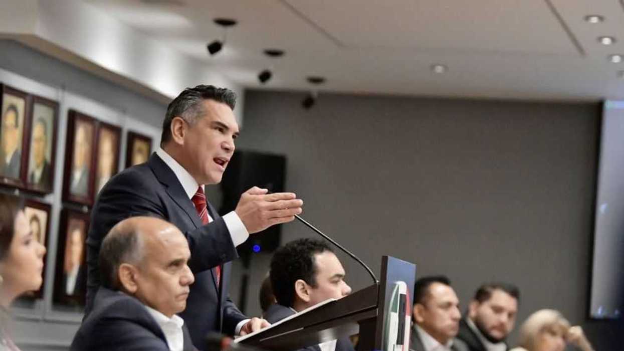 Expulsan del PRI a senadores y exgobernadores.