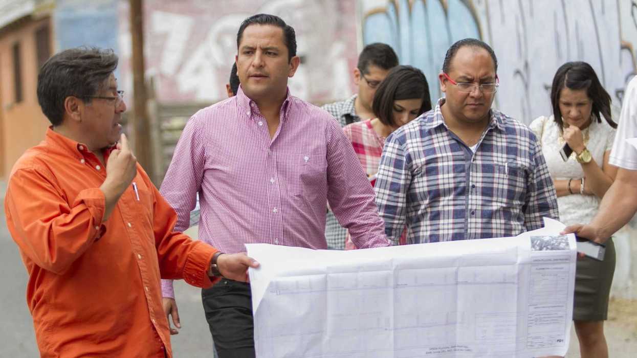 Fabián Pineda, supervisa obras de Japam.
