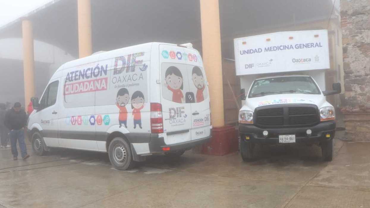 Fachada de centro de asistencia social DIF en Oaxaca donde dos niñas haitianas murieron al caer en cisterna, imagen referencial albergue migrante Oaxaca