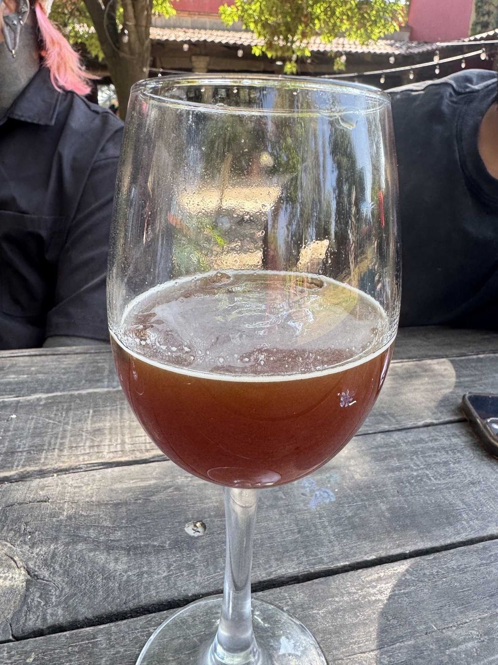 Fachada de Finca Vai sobre la carretera Quer\u00e9taro-Tequisquiapan en la Ruta del Queso y el Vino en Tequisquiapan, Quer\u00e9taro