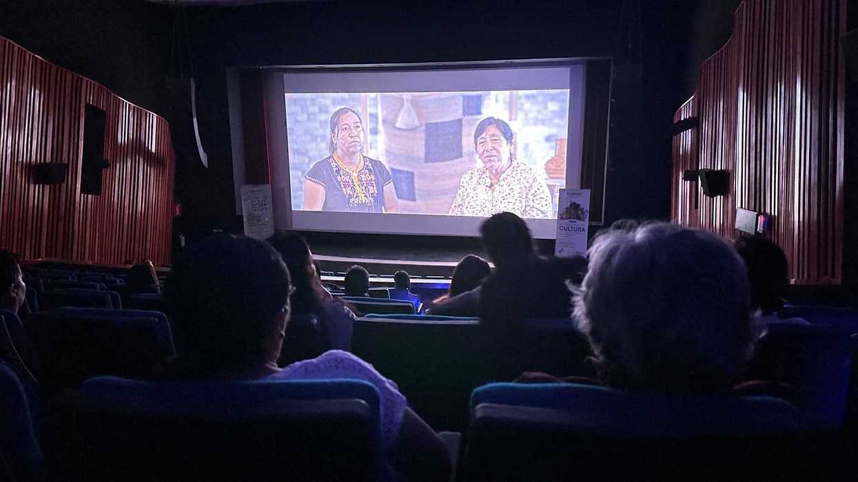 Fachada de la Cineteca Rosalío Solano, en el Centro Histórico de Querétaro, donde se realizan trabajos de restauración y rehabilitación del inmueble