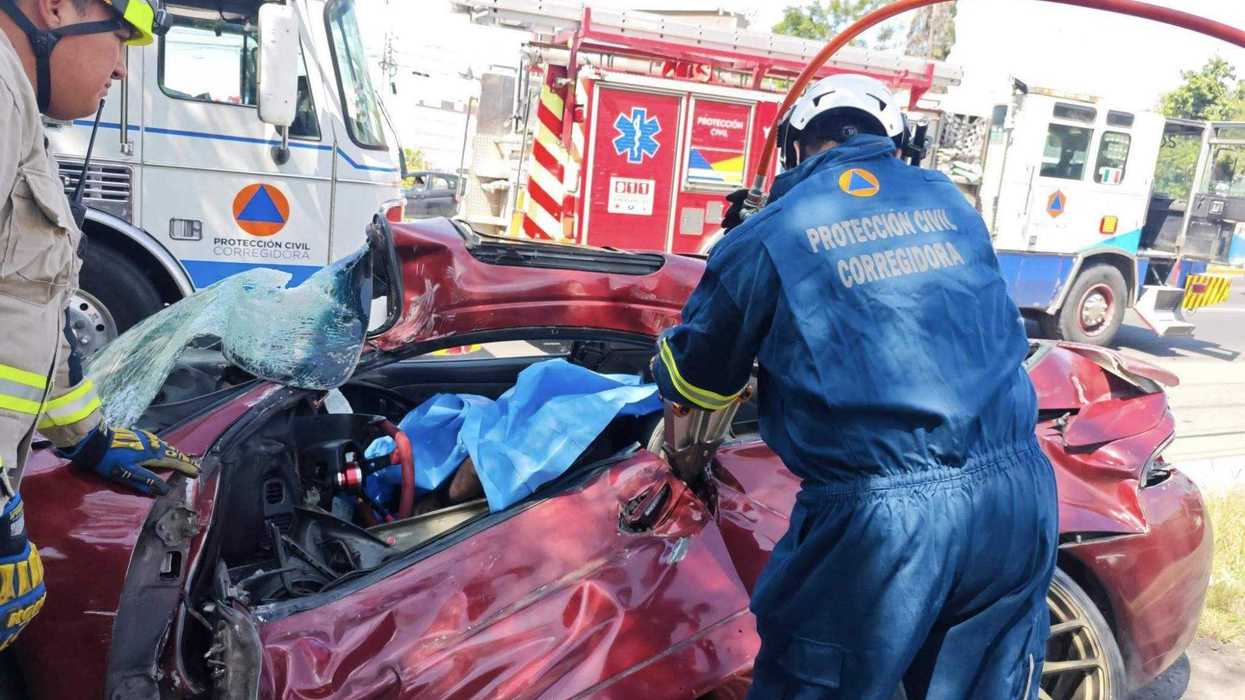 Fallece una persona en accidente vial sobre Paseo Constituyentes en Corregidora. Foto: PC Corregidora.