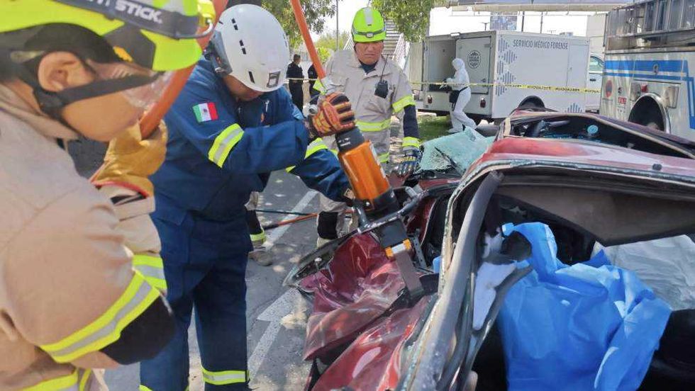 Fallece una persona en accidente vial sobre Paseo Constituyentes en Corregidora. Foto: PC Corregidora.