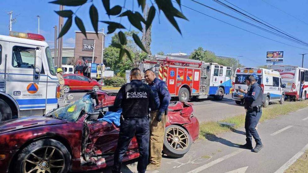 Fallece una persona en accidente vial sobre Paseo Constituyentes en Corregidora. Foto: PC Corregidora.