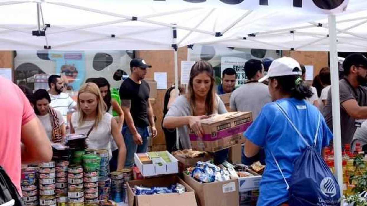 famosos-abren-centro-acopio-damnificados-1