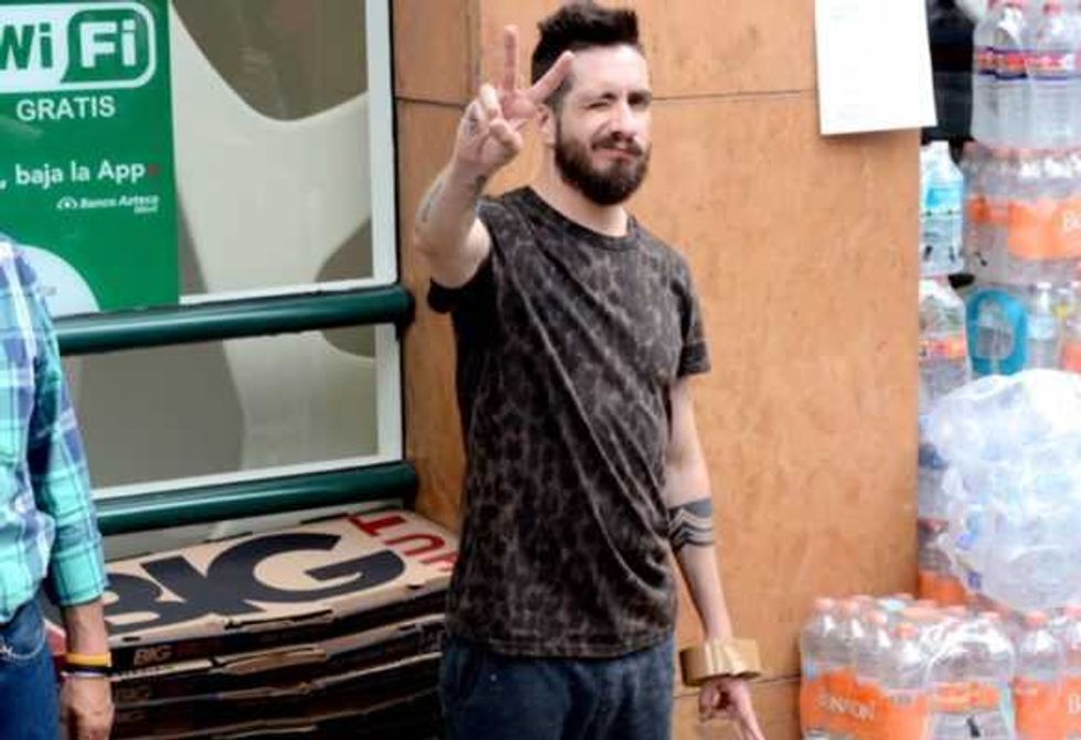 famosos abren centro acopio damnificados 3