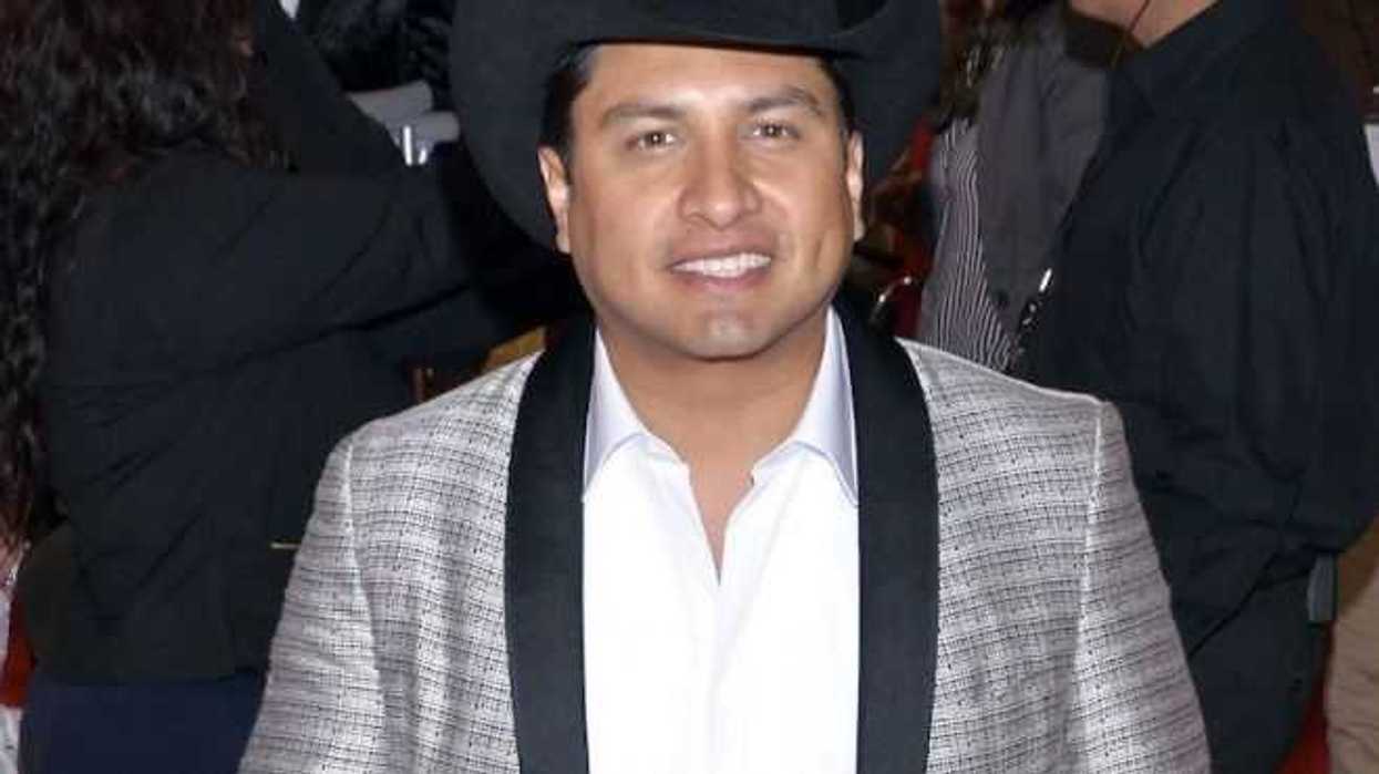 fanatica-de-julion-alvarez-se-tatuo-su-rostro-en-la-espalda