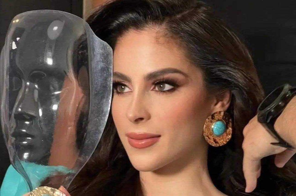 Fátima Bosch salió del recinto acompañada por otras candidatas que se solidarizaron con la representante mexicana.