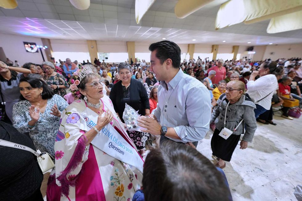 Felifer Mac\u00edas conversa con la Reina de Oro 2026, Dolores Fausta Valdez | La Reina de Oro 2026 del DIF Quer\u00e9taro es Dolores Fausta Valdez